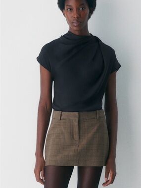 Aritzia Chisel Micro Skort